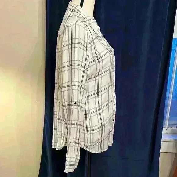 Tinsel White Black Plaid Button Down V Neck Size L Roll Tab - Picture 3 of 7
